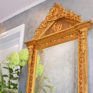 lustro barokowe złote wąskie aranżacja